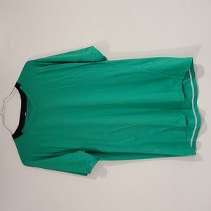 mens lululemon XL v-neck t shirt